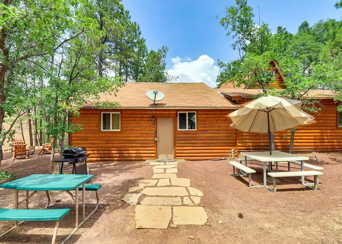 Holiday home Large Yard With Fire Pit Show